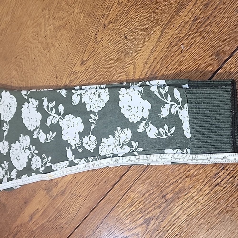Floral Green Women's Sleep Set - White Rose Print - Picture 4 of 8